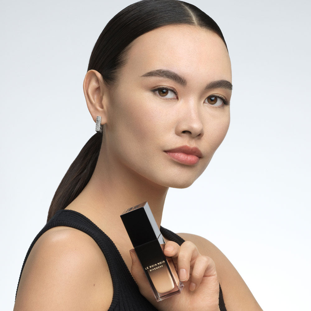 Soin Noir Serum Foundation