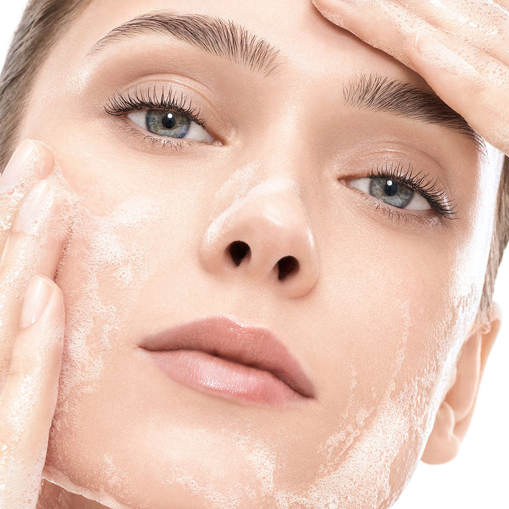 Abeille Royale Cleansing Care in Mousse