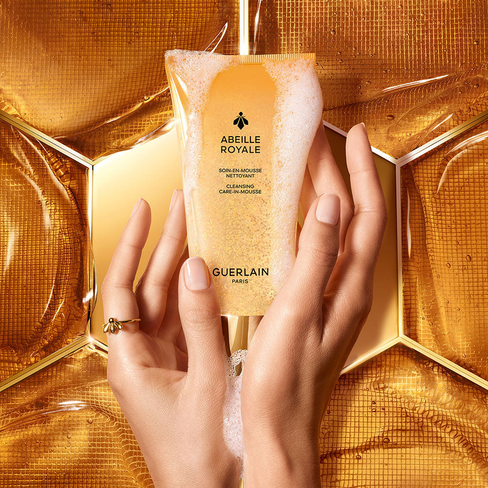 Abeille Royale Cleansing Care in Mousse