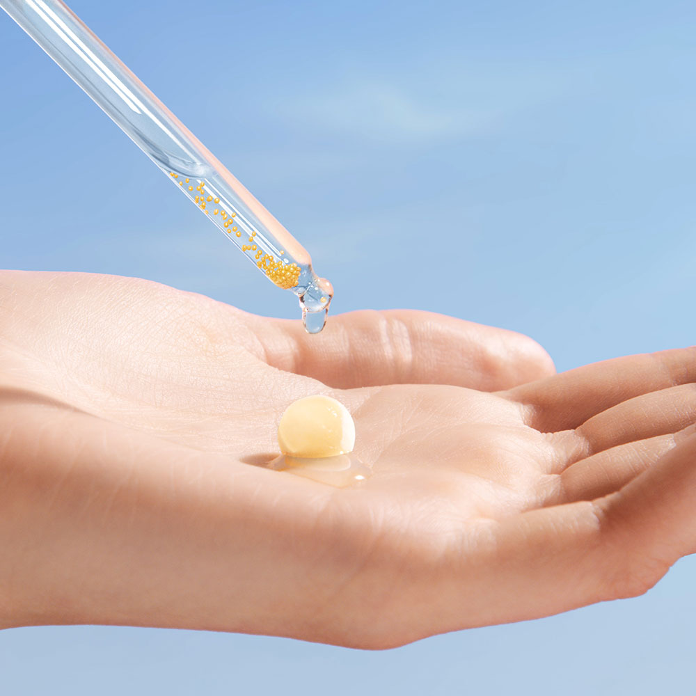 Abeille Royale Bee Lab Shot