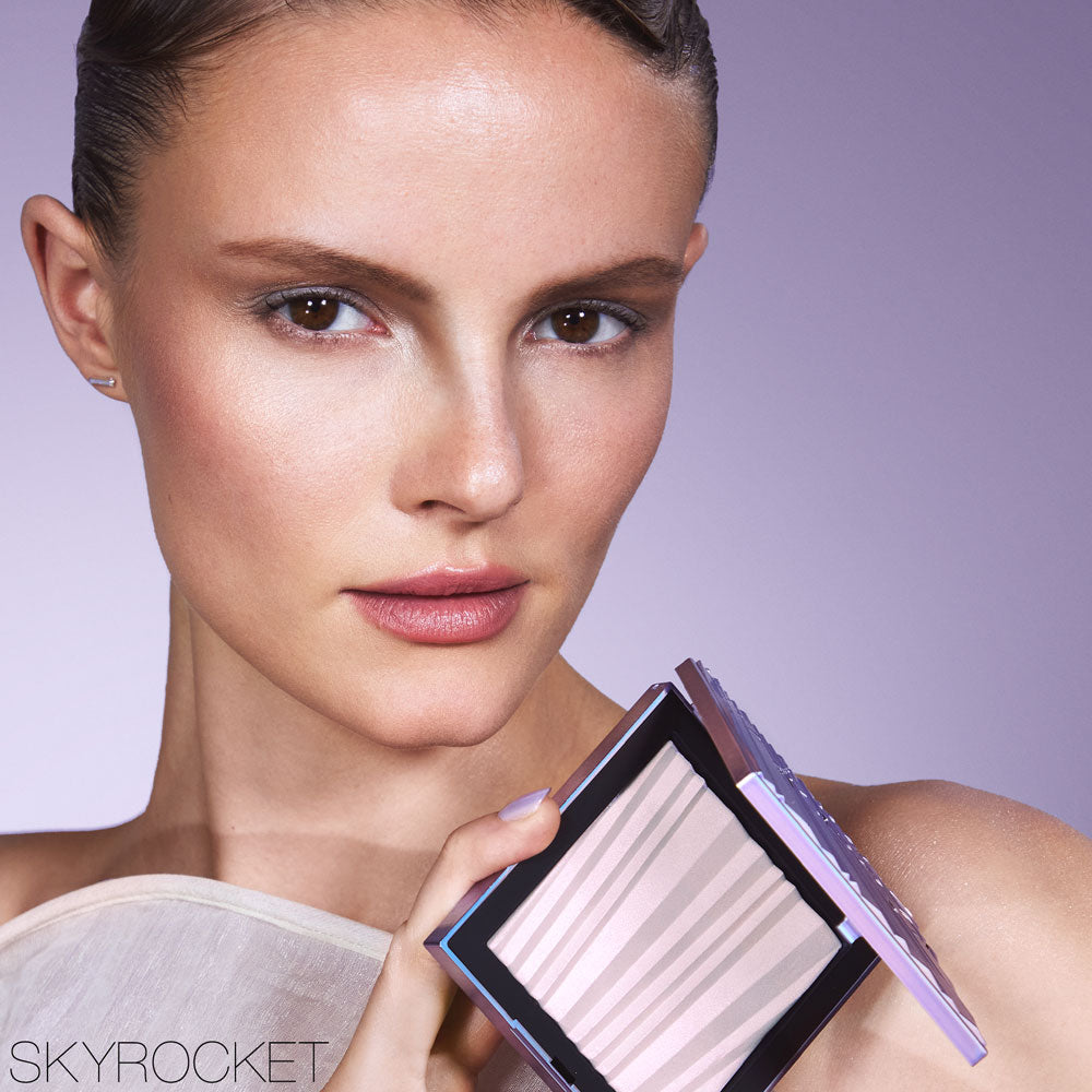 [Limited Quantity] Aura Illuminating Face & Body Powder